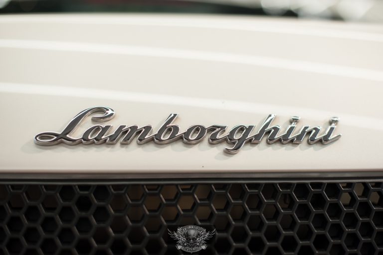 Lamborghini Murcielago мойка мотора паром