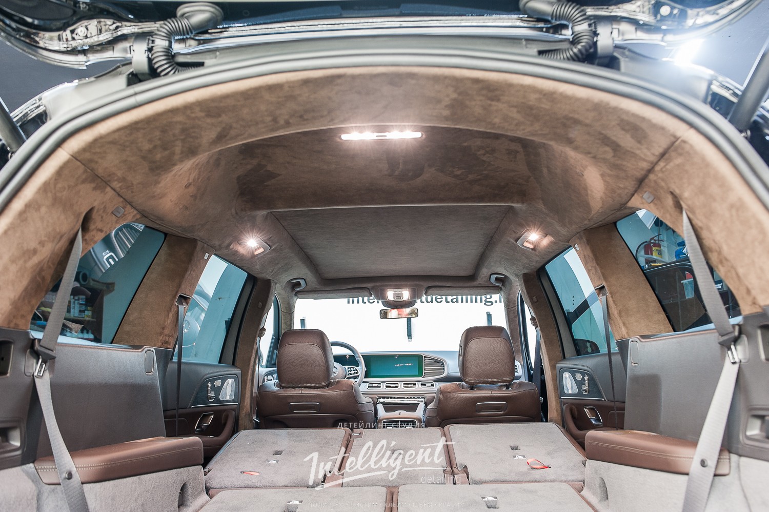 Mercedes GLS - пошив потолка (салона) в алькантару - intelligent detailing