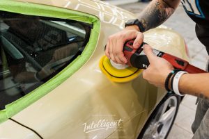_IMG5675 Детейлинг полировка кузова авто Porsche Cayman в центре Intelligent detailing