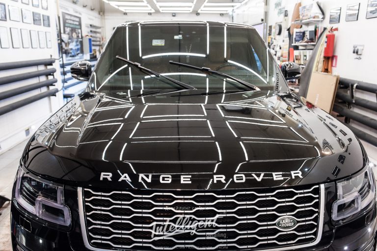Range Rover Vogue оклейка капота антигравийной пленкой