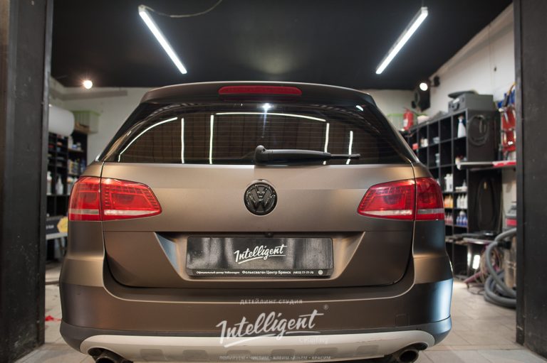 Volkswagen Passat в коричневый винил