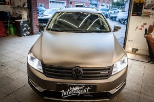 Volkswagen Passat в коричневый винил