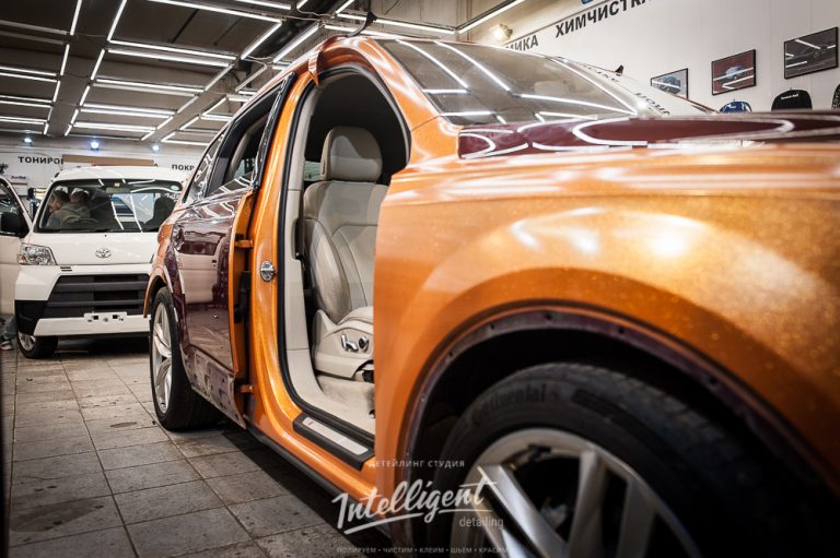 Audi Q7 оклейка оранжевым винилом
