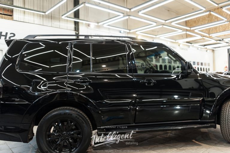 Mitsubishi Pajero антихром (shadow line 100%)