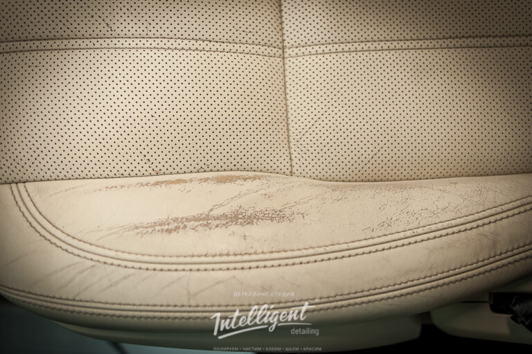 Range Rover чистка реставрация сидений и подлокотника из кожи Range Rover чистка реставрация сидений и подлокотника из кожи
