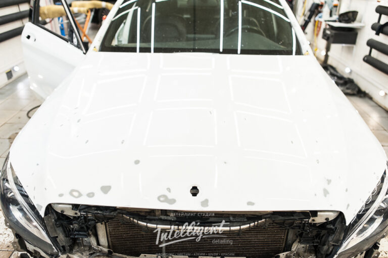 Mercedes e200 оклейка виниловой пленкой и антихром