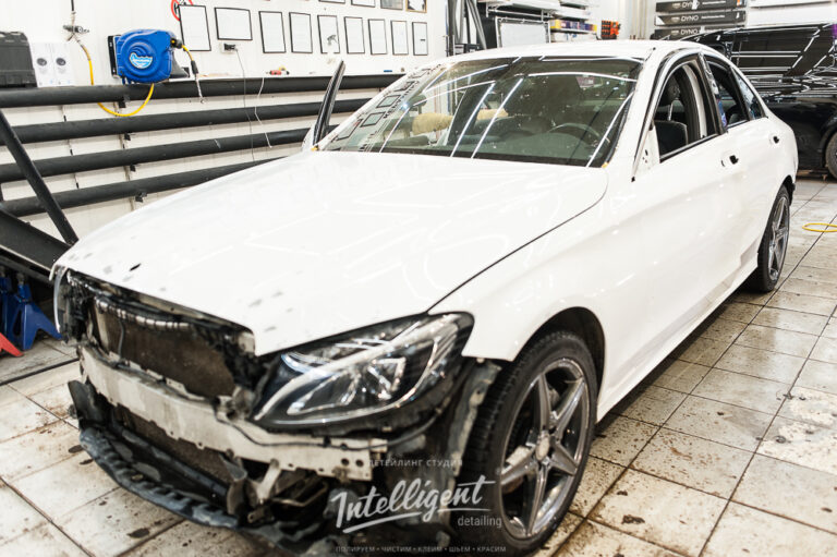 Mercedes e200 оклейка виниловой пленкой и антихром
