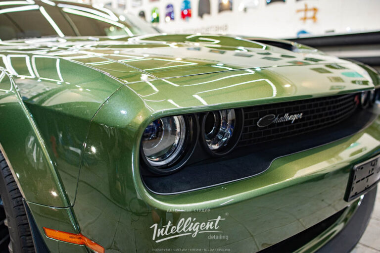 Dodge Challenger оклейка антигравийной защитной пленкой кузова
