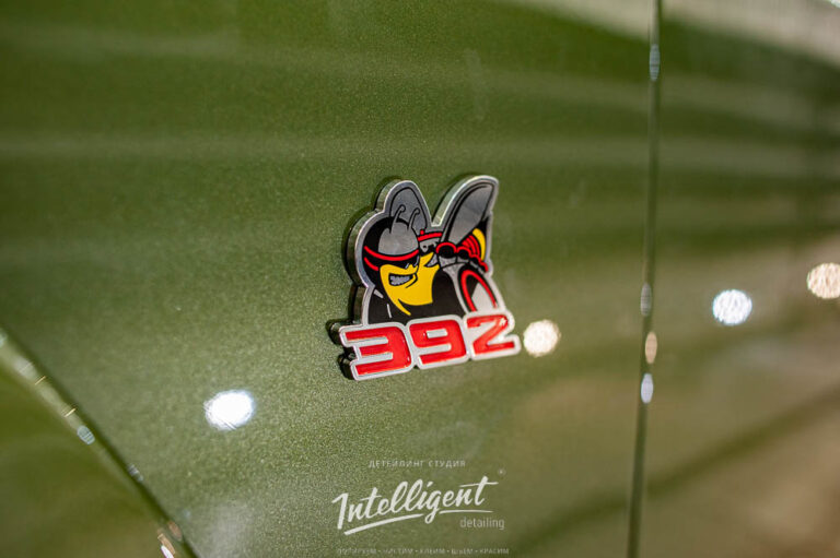 Dodge Challenger оклейка антигравийной защитной пленкой кузова