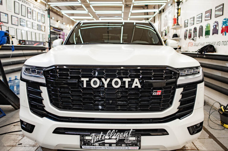 TOYOTA Land Cruiser оклейка пленкой